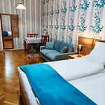King Apartment *